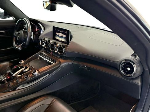 Used 2018 Mercedes-Benz AMG GT Roadster image 14