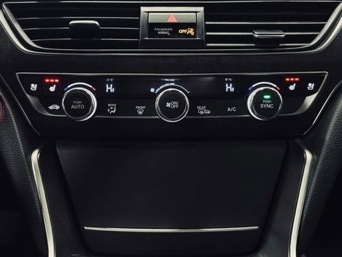 Used 2018 Honda Accord Touring image 30