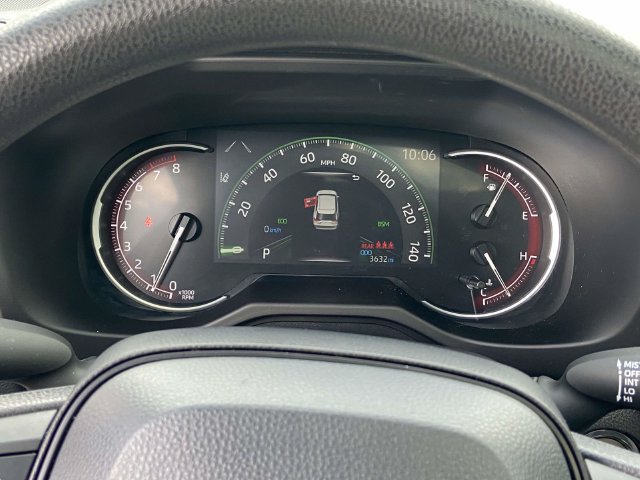 Used 2025 Toyota RAV4 XLE w/ Convenience Package FWD image 39