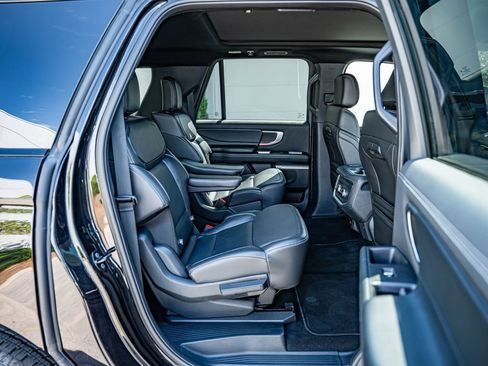 Used 2025 Ford Expedition Max Platinum w/ Stealth Appearance Package AWD/4WD image 37