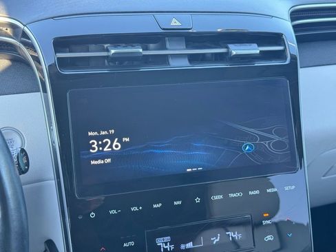 Used 2024 Hyundai Tucson Limited image 32