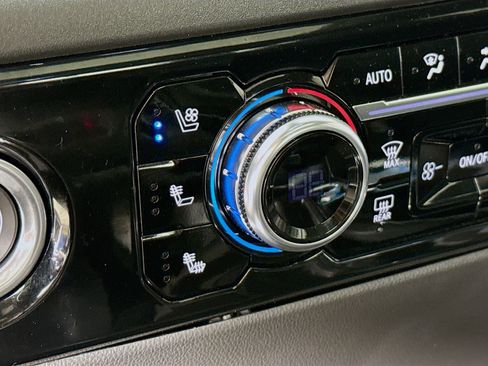 Used 2023 GMC Sierra 1500 SLT w/ SLT Premium Package image 25