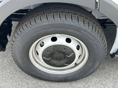 New 2026 Ford Transit 250 148 Medium Roof RWD image 17