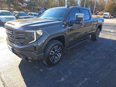 Used 2024 GMC Sierra 1500 AT4 w/ Technology Package image 3