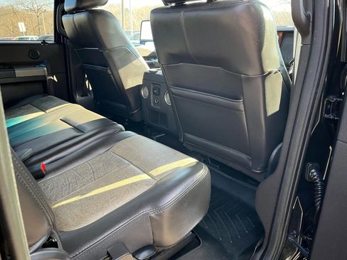 Used 2011 Ford F250 Lariat w/ Lariat Interior Pkg image 11