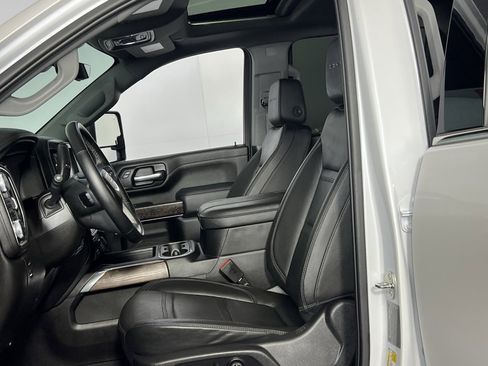 Used 2023 GMC Sierra 3500 Denali w/ Denali Ultimate Package image 22