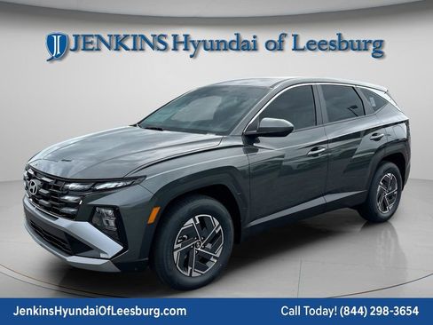 New 2026 Hyundai Tucson Blue SE image 11