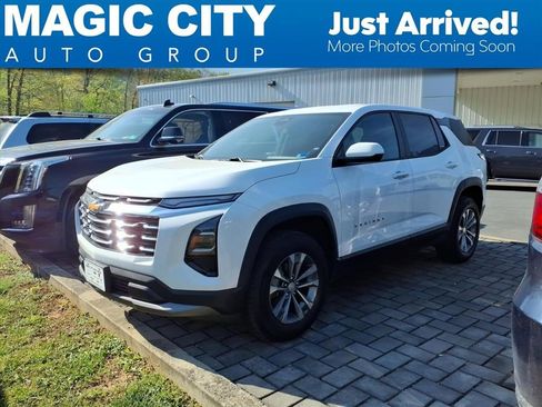 Used 2025 Chevrolet Equinox LT AWD/4WD image 1