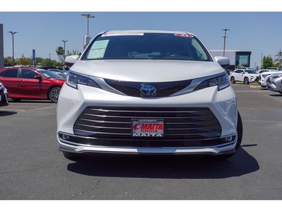 Certified 2023 Toyota Sienna Limited