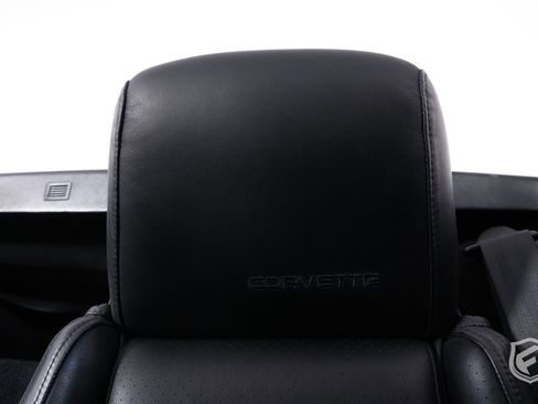 Used 1987 Chevrolet Corvette 2dr Convertible image 24