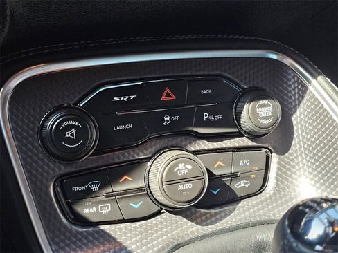 Used 2015 Dodge Challenger SRT Hellcat image 26