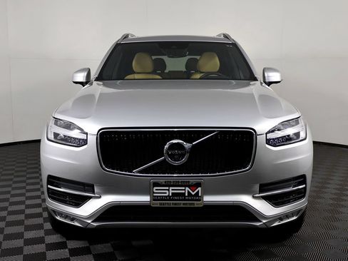 Used 2018 Volvo XC90 T5 Momentum w/ Convenience Package AWD/4WD image 4