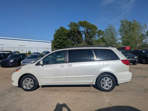 Used 2007 Toyota Sienna XLE image 9