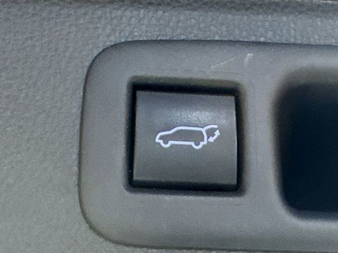 Used 2020 Toyota Highlander Limited image 32