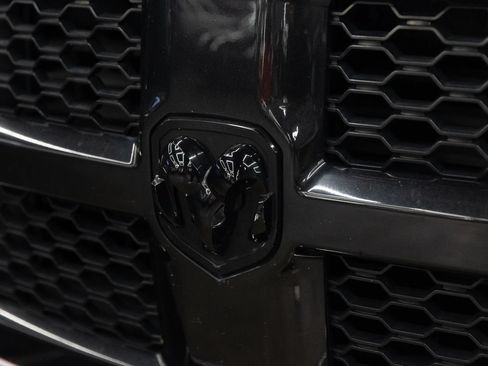 Used 2017 RAM 1500 Express w/ Express Value Package RWD image 7