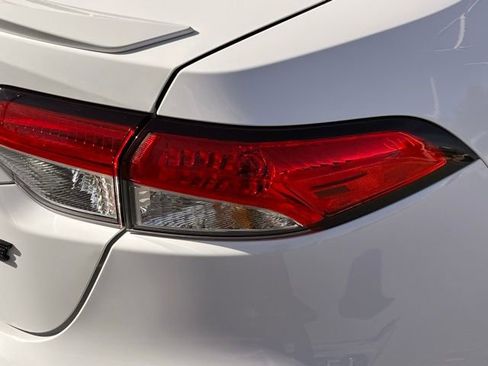 Used 2025 Toyota Corolla SE image 30