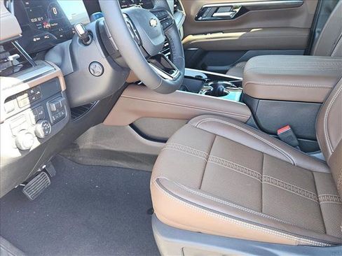 New 2026 Chevrolet Tahoe High Country AWD/4WD image 14