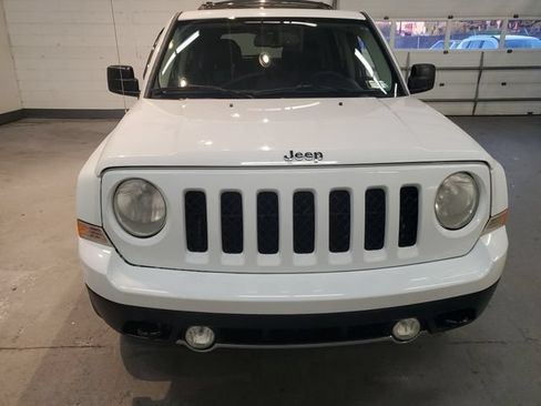 Used 2013 Jeep Patriot Latitude w/ Freedom Edition Pkg AWD/4WD image 9