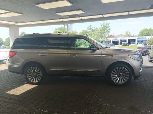 Used 2019 Lincoln Navigator Reserve w/ Cargo Package AWD/4WD image 4