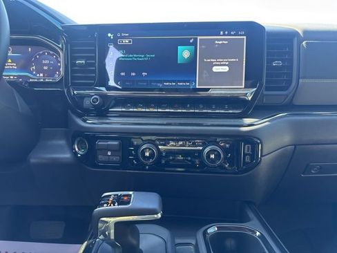 Used 2025 Chevrolet Silverado 1500 ZR2 w/ Technology Package image 12