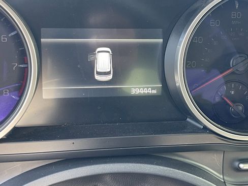Used 2024 Kia Carnival LX FWD image 10