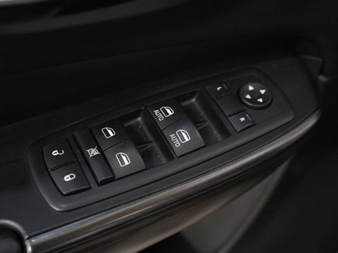 Used 2015 Jeep Cherokee Trailhawk w/ Leather Interior Group AWD/4WD image 22