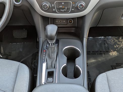 Certified 2024 Chevrolet Equinox LS w/ LS Convenience Package FWD image 44