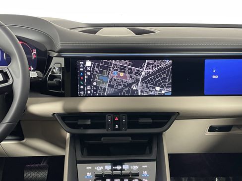 New 2026 Porsche Macan Electric RWD image 19