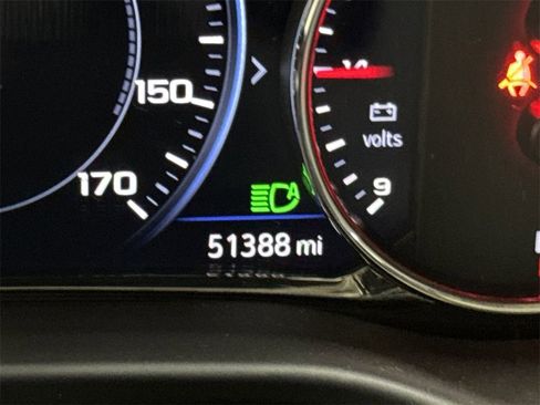 Used 2021 GMC Acadia Denali w/ Denali Technology Package image 13