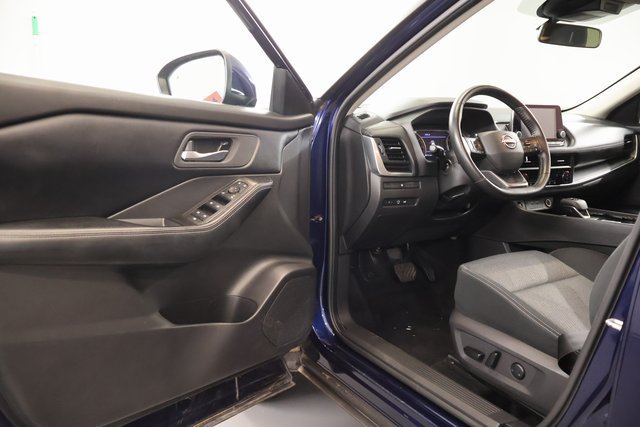 Certified 2025 Nissan Rogue SV AWD/4WD image 8