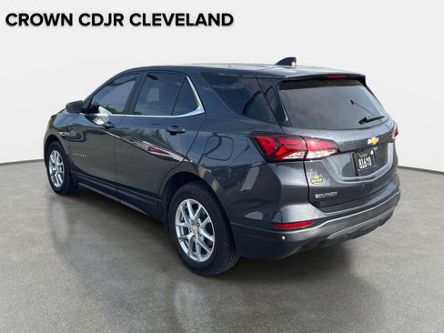 Used 2022 Chevrolet Equinox LT w/ Driver Convenience Package FWD image 3