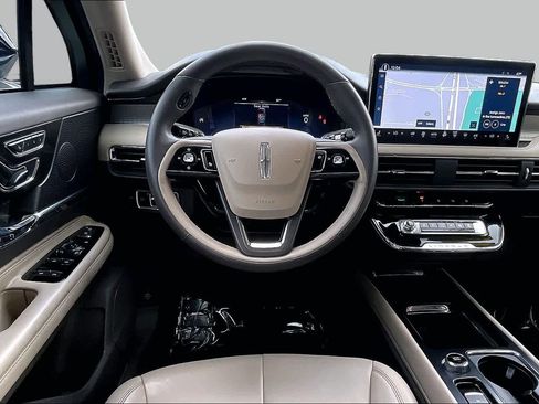 Used 2023 Lincoln Corsair FWD image 6