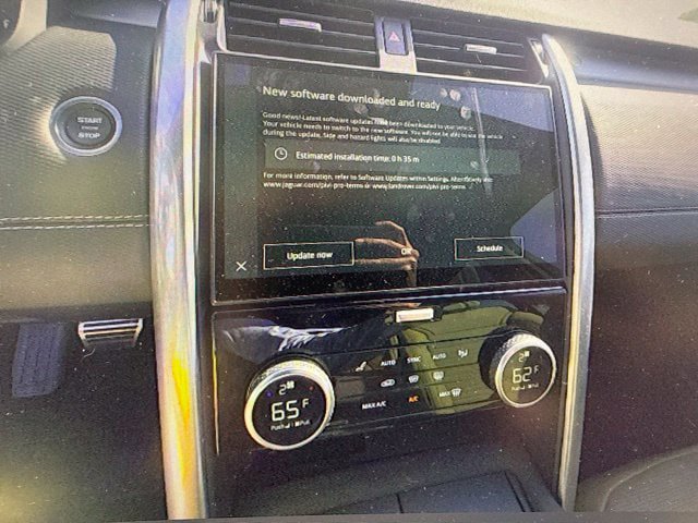 Used 2025 Land Rover Discovery Dynamic SE AWD/4WD image 11
