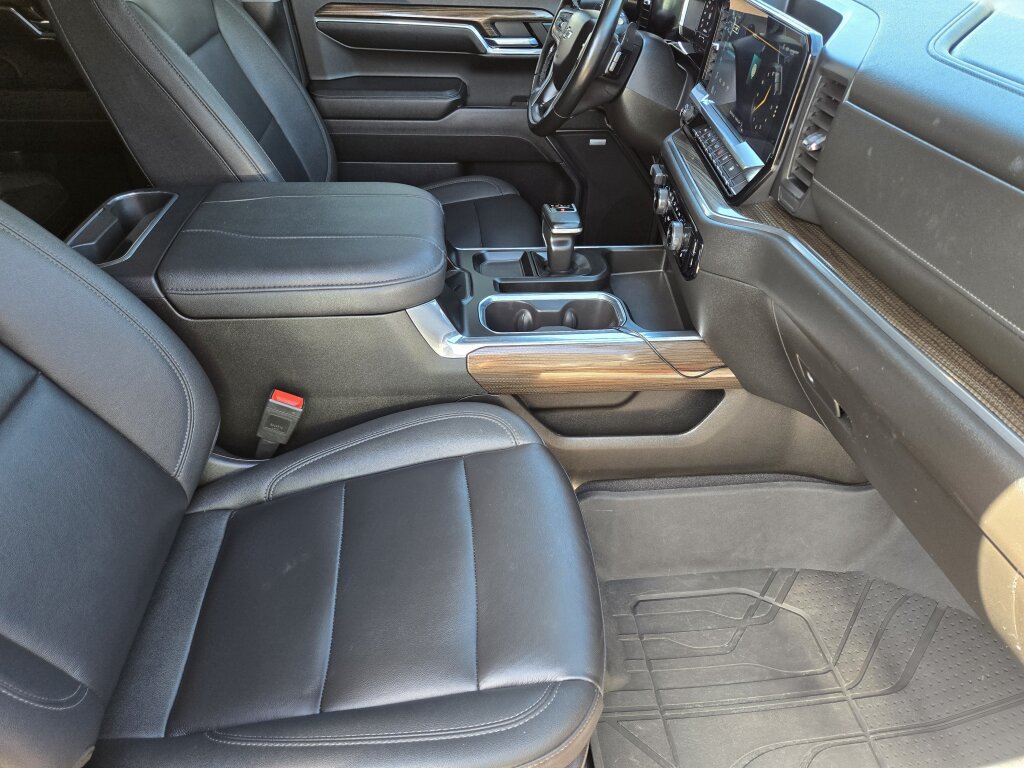 Used 2024 Chevrolet Silverado 1500 RST AWD/4WD image 14