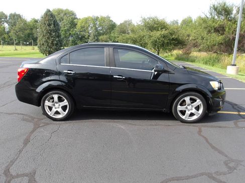 Used 2012 Chevrolet Sonic LTZ FWD image 2
