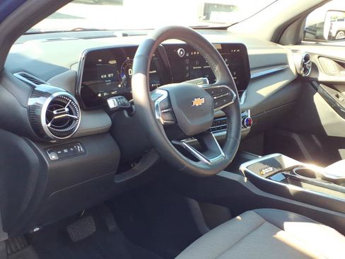 Certified 2025 Chevrolet Equinox LT w/ Convenience Package II AWD/4WD image 9