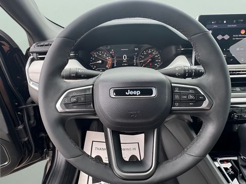 Used 2023 Jeep Compass Limited AWD/4WD image 10