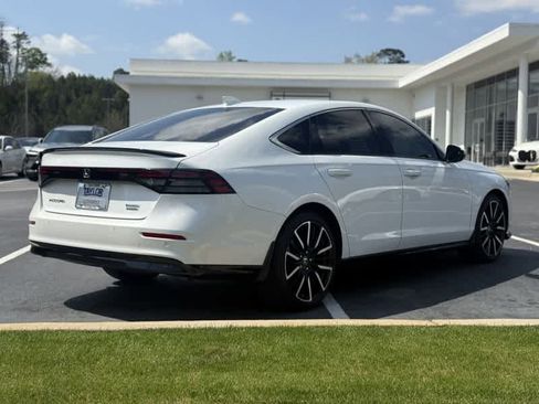 Used 2024 Honda Accord Touring image 6