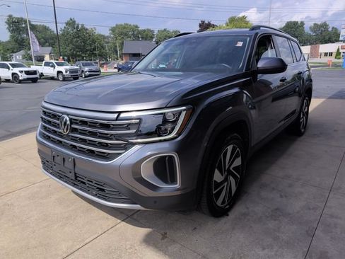 Used 2025 Volkswagen Atlas SE FWD image 4