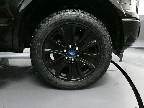 Used 2019 Ford F150 Lariat w/ Equipment Group 502A Luxury AWD/4WD image 18