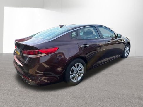 Used 2017 Kia Optima LX w/ Driver Convenience Package FWD image 25