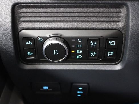 New 2026 Ford F250 Lariat w/ Black Appearance Package image 43