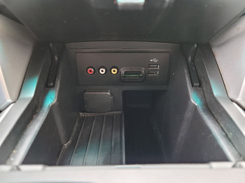 Used 2013 Ford Explorer XLT image 25