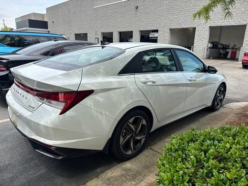 Used 2022 Hyundai Elantra Limited w/ Cargo Package FWD image 3