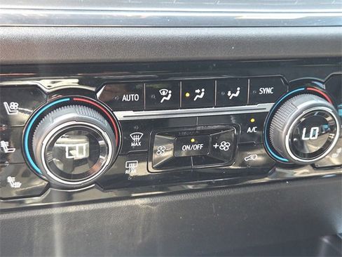 Used 2024 Chevrolet Silverado 1500 High Country w/ Technology Package image 22