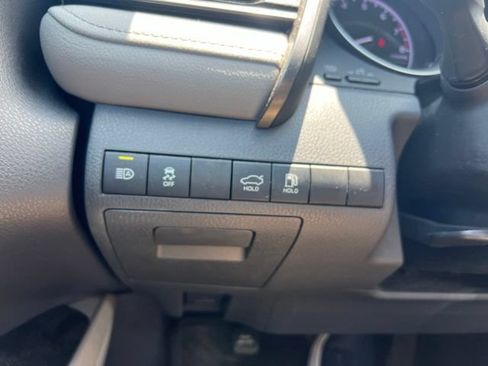 Used 2022 Toyota Camry LE w/ Convenience Package FWD image 20