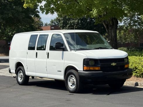 Used 2004 Chevrolet Express 2500 RWD image 4
