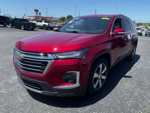 Certified 2023 Chevrolet Traverse LT w/ LT Premium Package AWD/4WD image 5