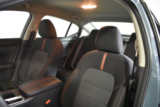 Certified 2025 Nissan Sentra SR FWD image 10
