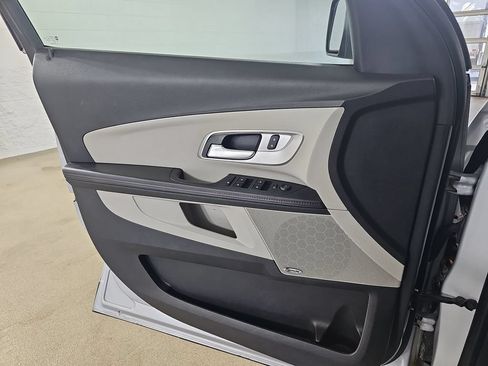 Used 2015 Chevrolet Equinox LT w/ Chrome Appearance Package AWD/4WD image 33